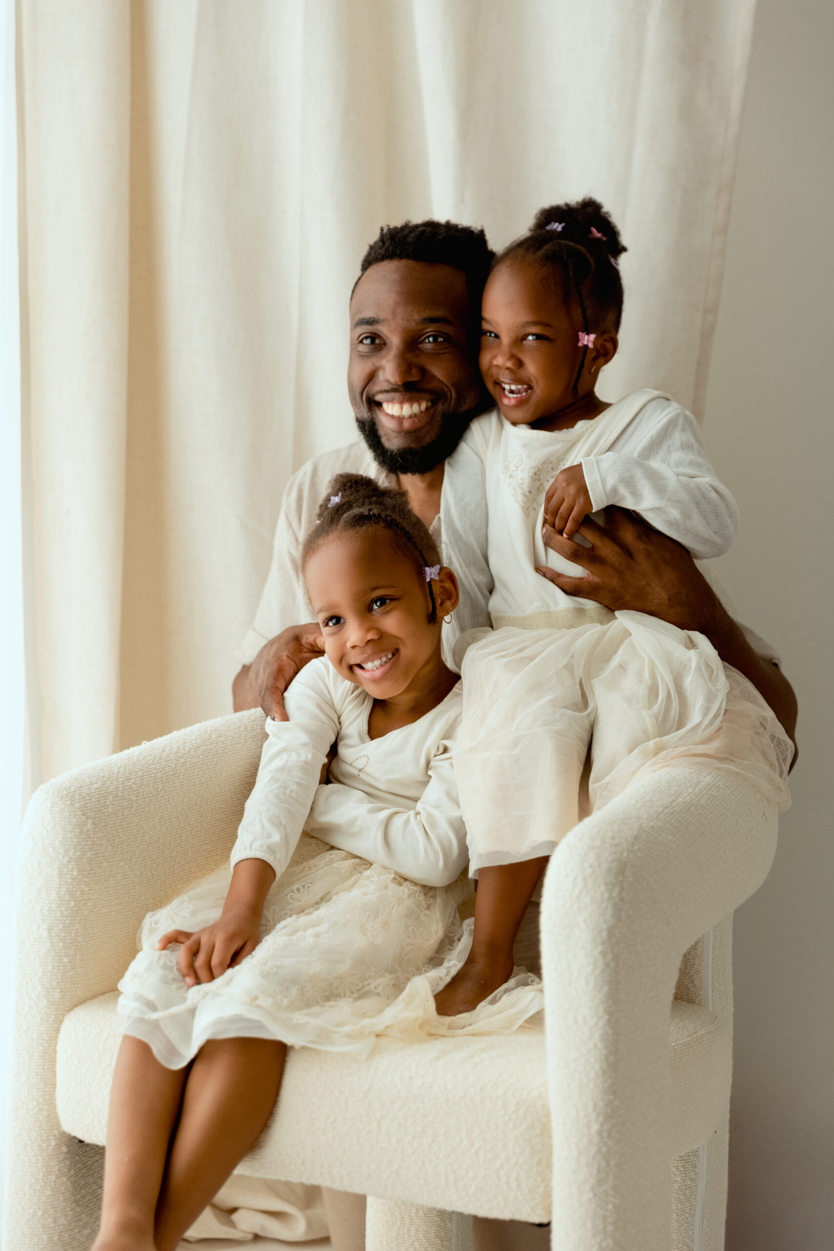 Papa enfants séance photo famille studio professionnel Geneve Annecy