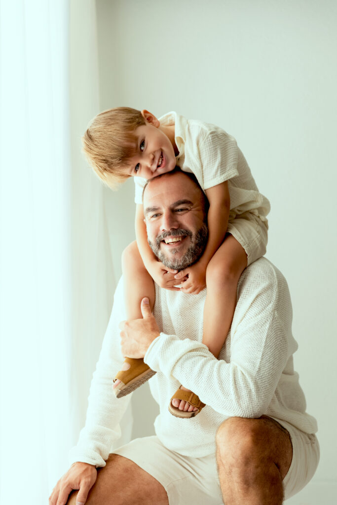 Dad and his children, family session in the studio